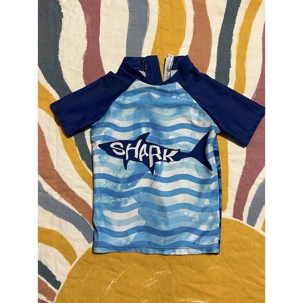 Boys Blue Shark Graphic Print Short Sleeve Rash Guard Swim Shirt 4T Poly/Sp